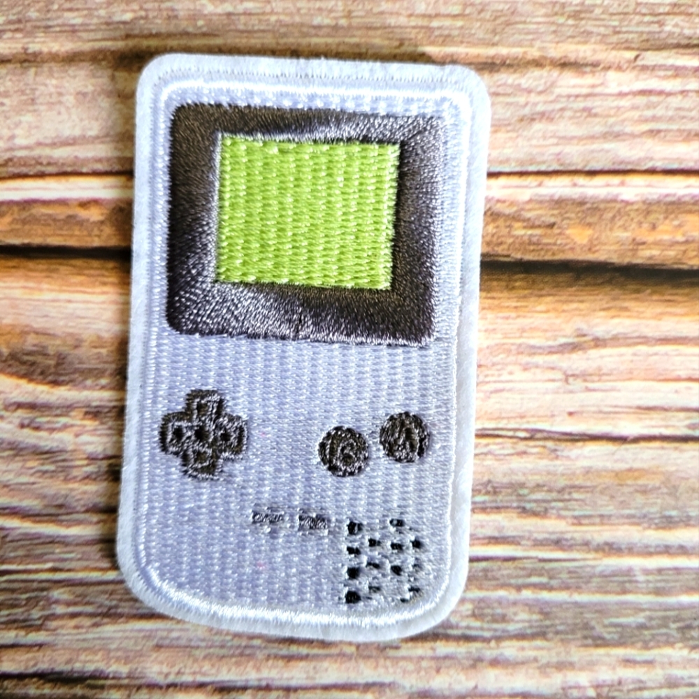 White Old School Gameboy Nintendo 90'S Vintage Embroidered Iron on Patch